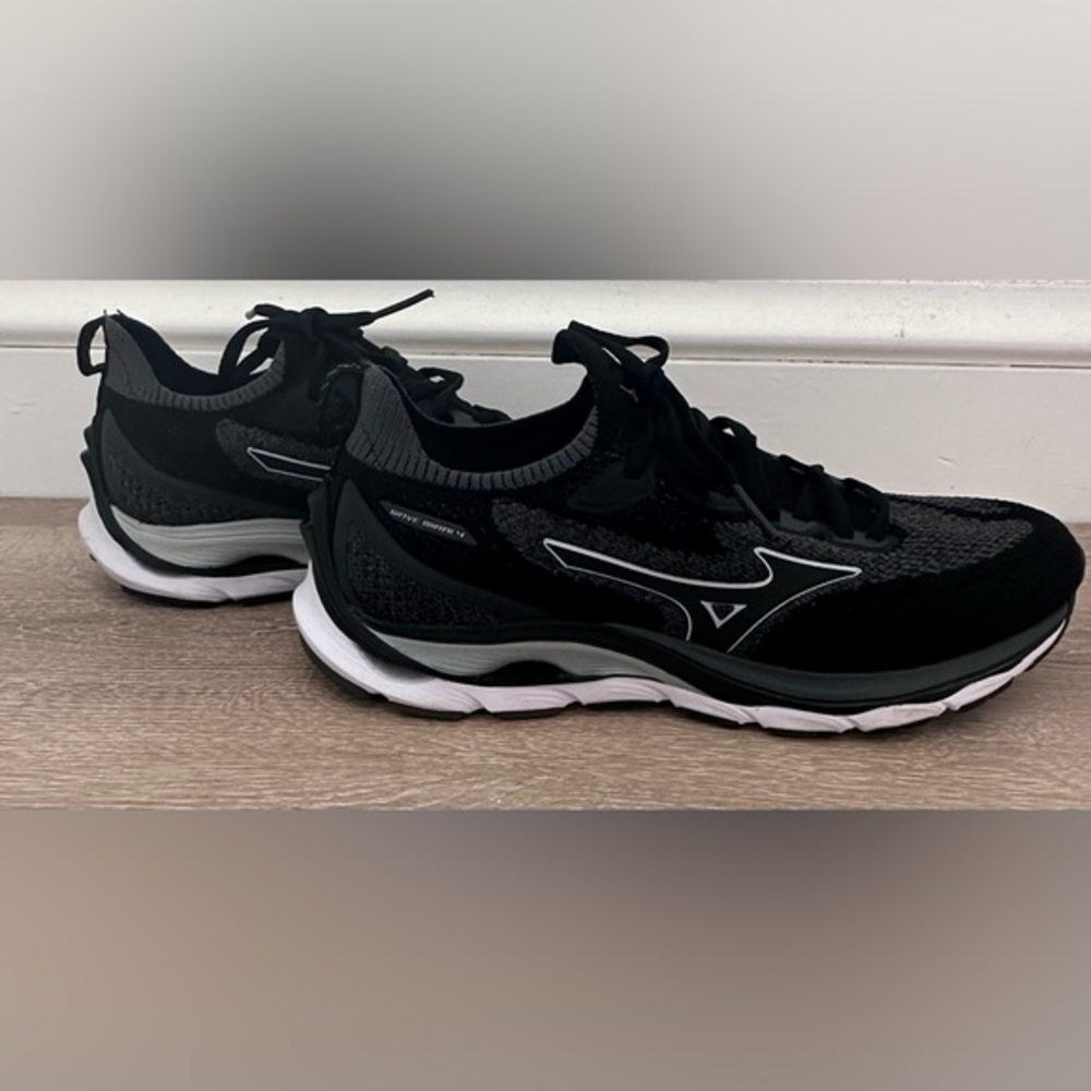 Mizuno Wave Mirari 4 Shoes Size W 10 Like New! See pictures. Hardly wore! - Picture 5 of 8